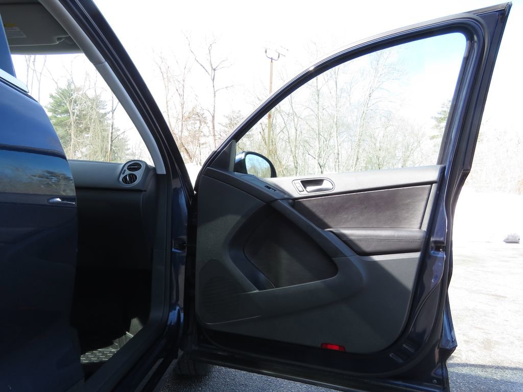 Used 2016 Volkswagen Tiguan SE image 12