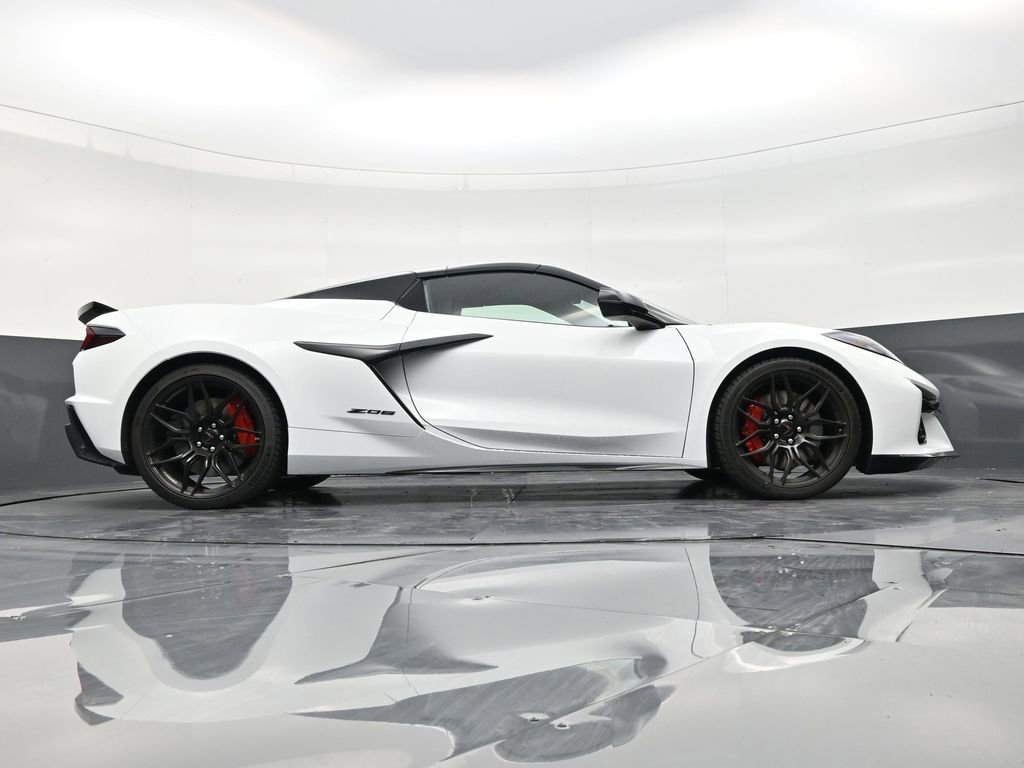 Used 2026 Chevrolet Corvette Z06 RWD image 25