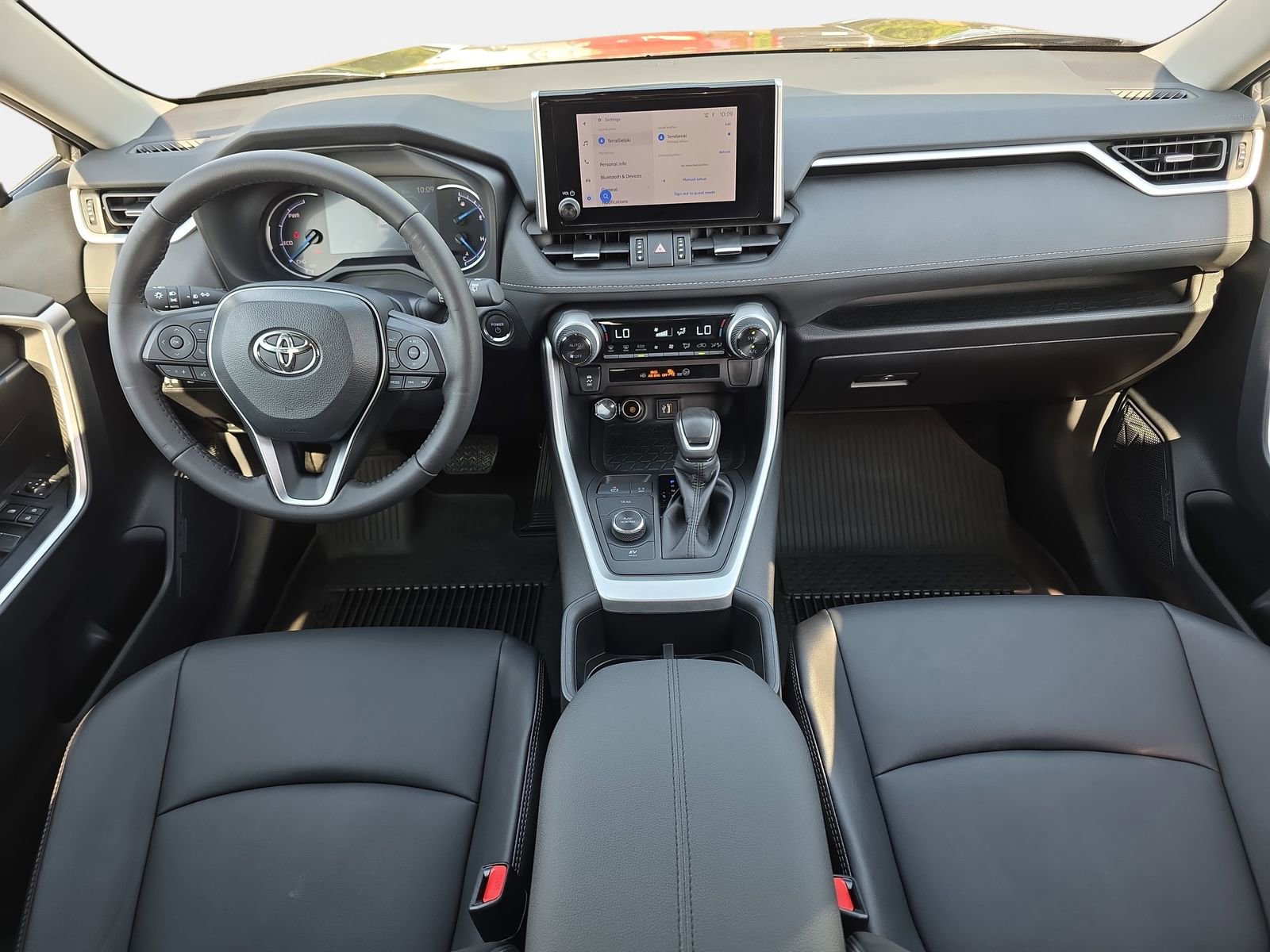 Used 2024 Toyota RAV4 XLE Premium image 9