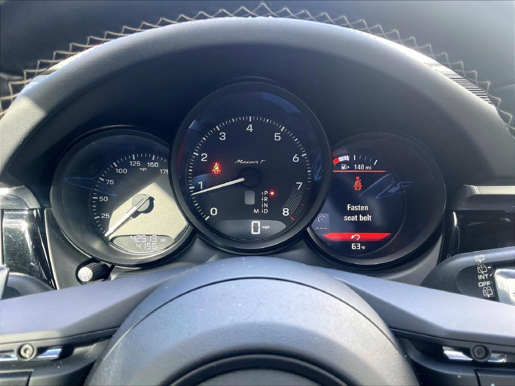 Certified 2023 Porsche Macan Turbo AWD/4WD image 25