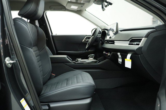 New 2026 Mitsubishi Outlander SE FWD image 18