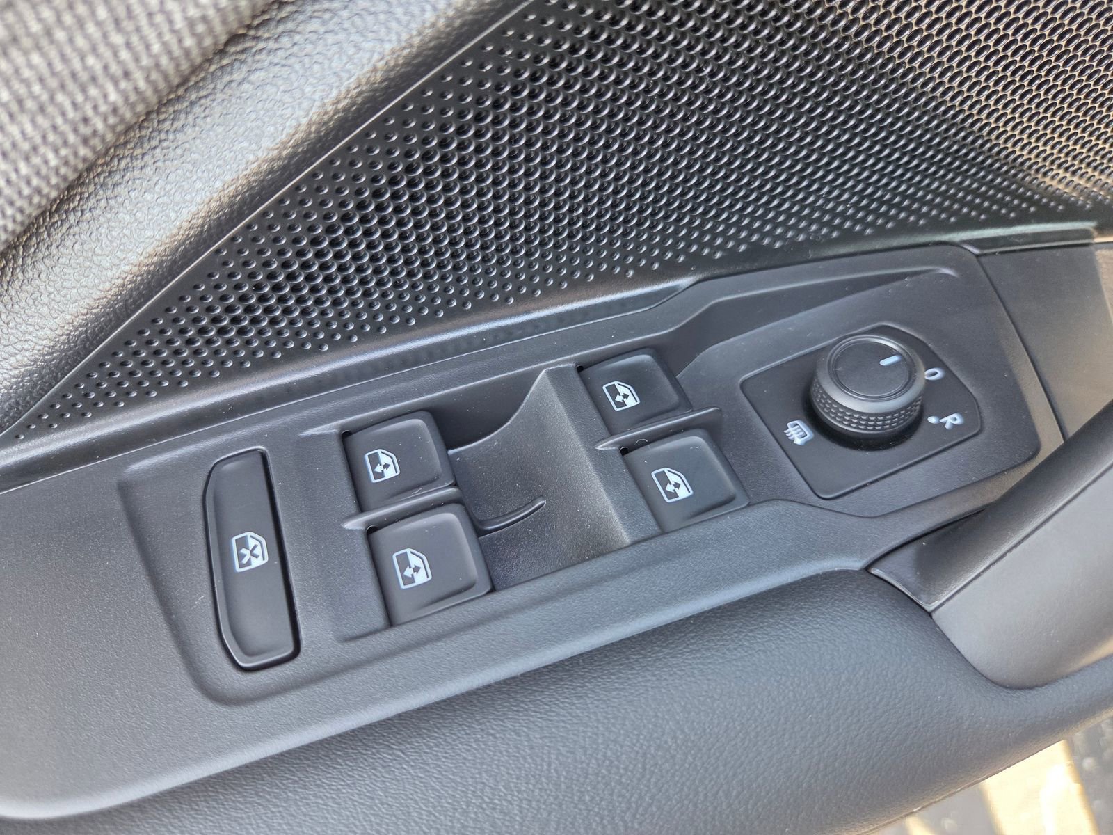 New 2026 Volkswagen Tiguan S AWD/4WD image 17