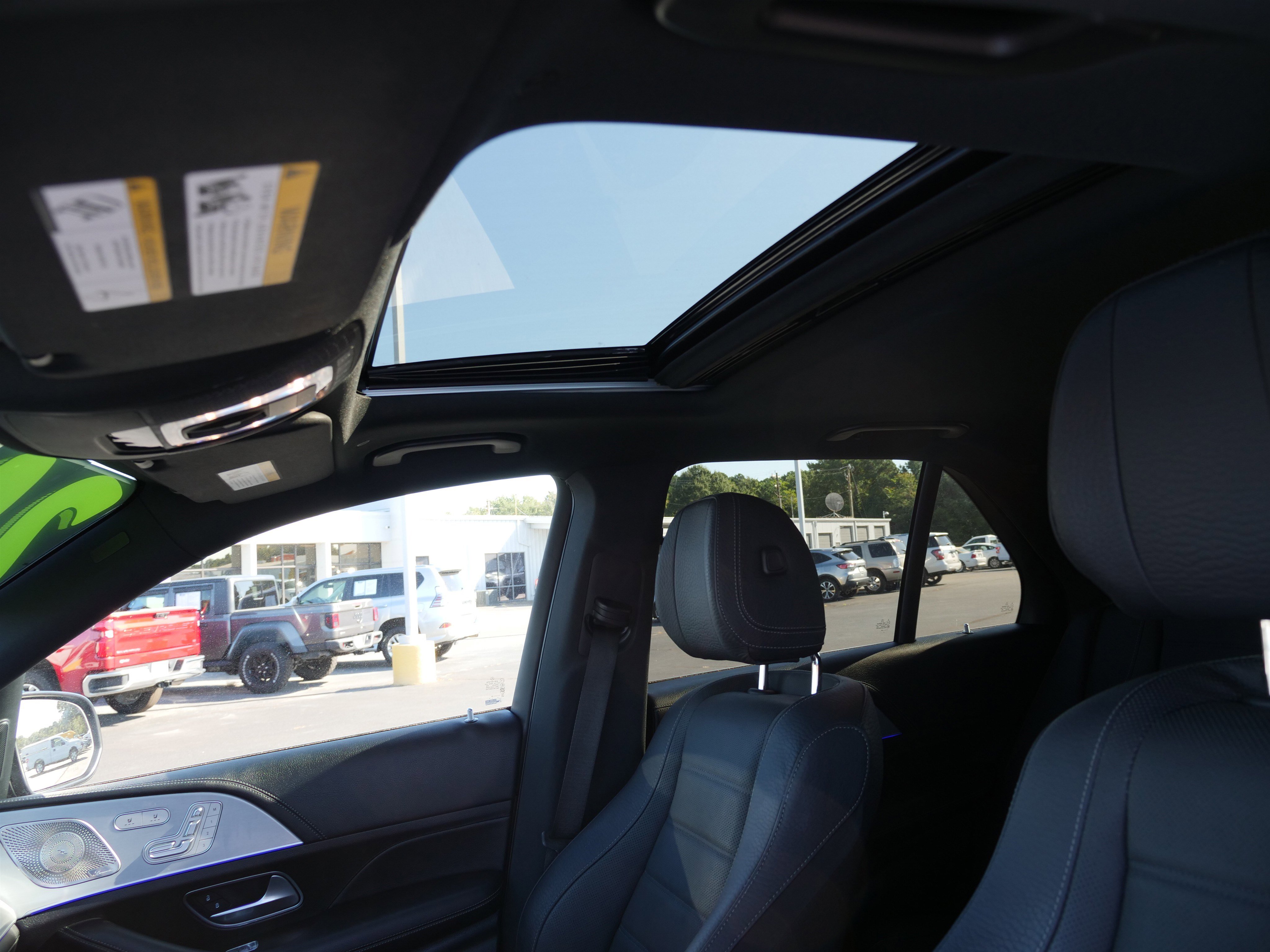 Used 2024 Mercedes-Benz GLE 350 4MATIC image 30