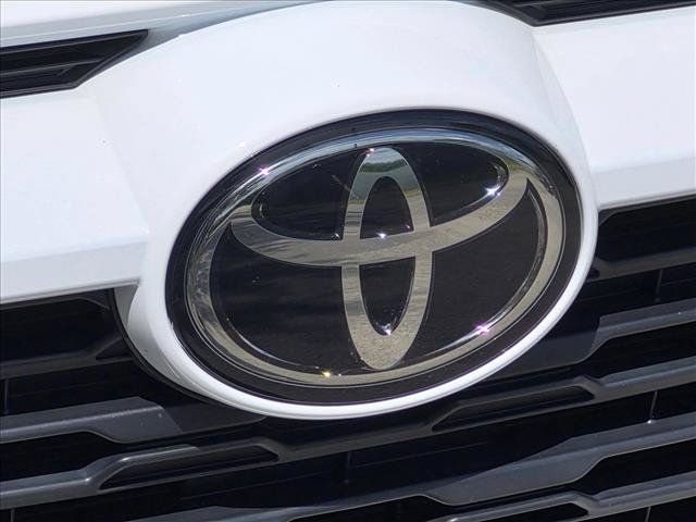 Used 2022 Toyota RAV4 XLE w/ Convenience Package FWD image 18