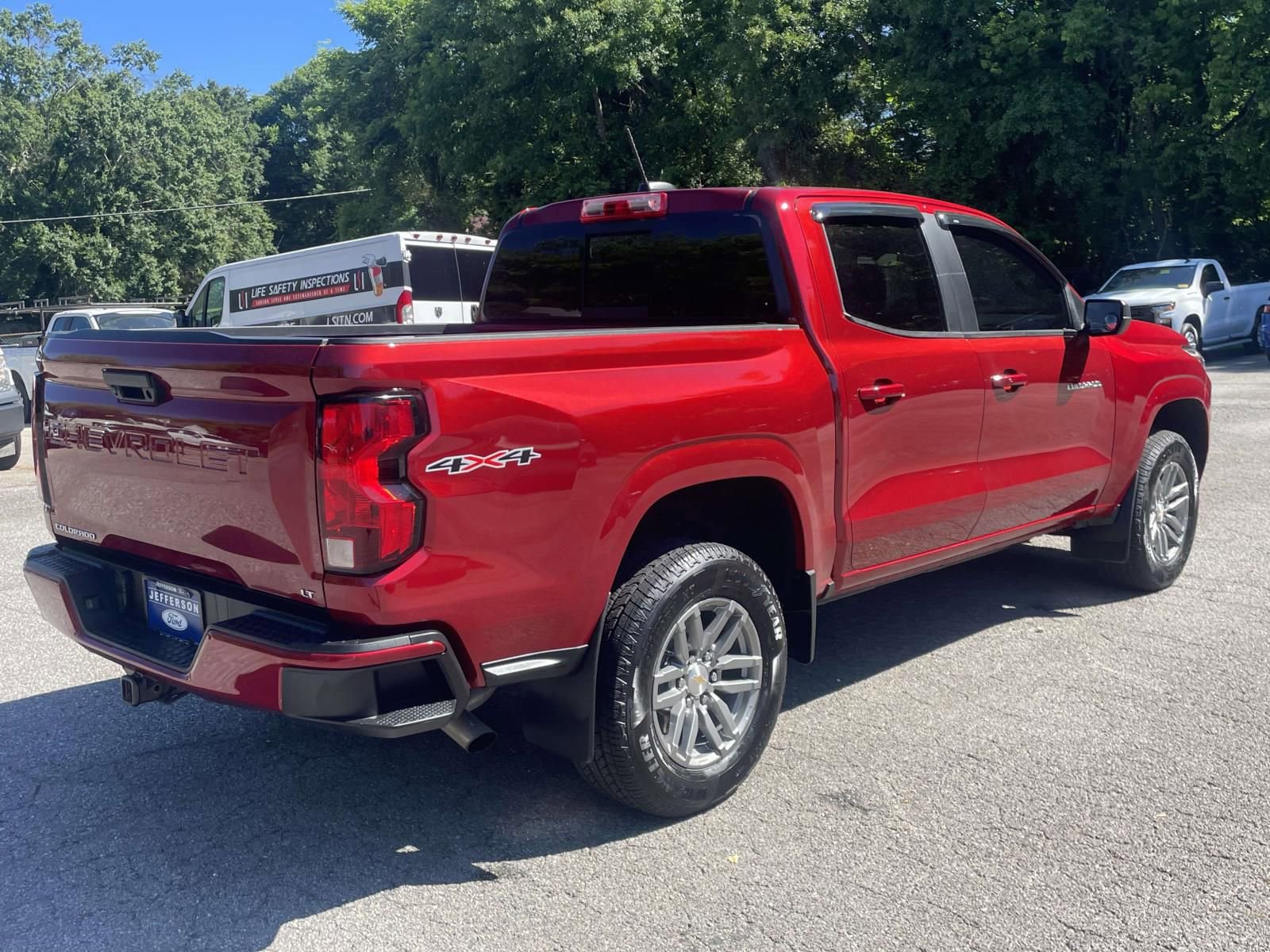 Used 2023 Chevrolet Colorado LT w/ LT Convenience Package II AWD/4WD image 3