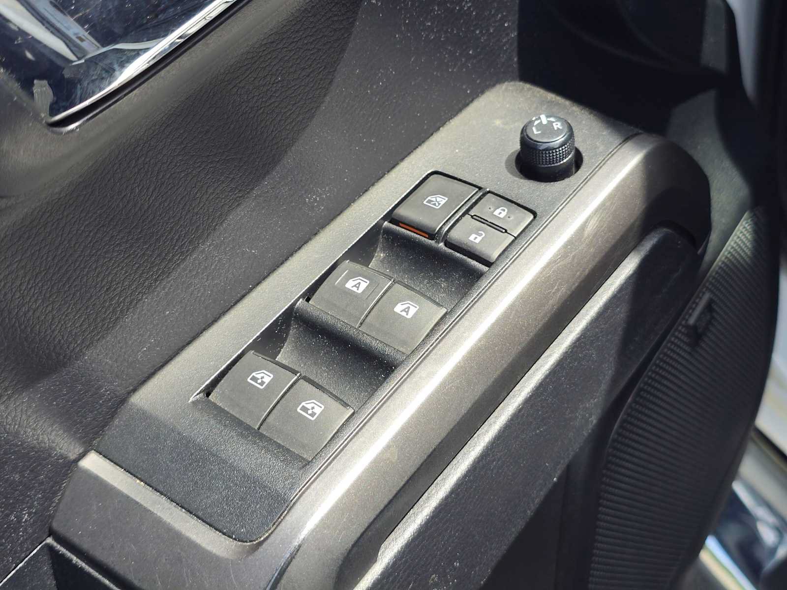 Used 2019 Toyota Tacoma Limited AWD/4WD image 23