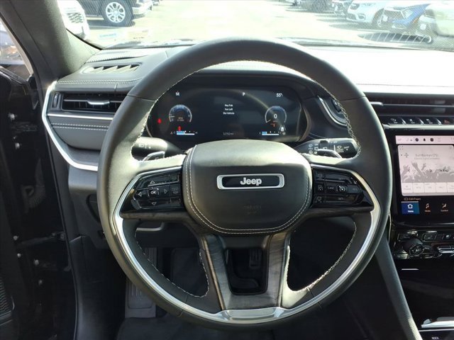 Used 2023 Jeep Grand Cherokee Overland image 7