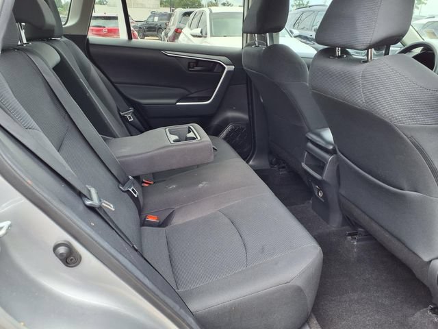 Used 2021 Toyota RAV4 LE FWD image 20