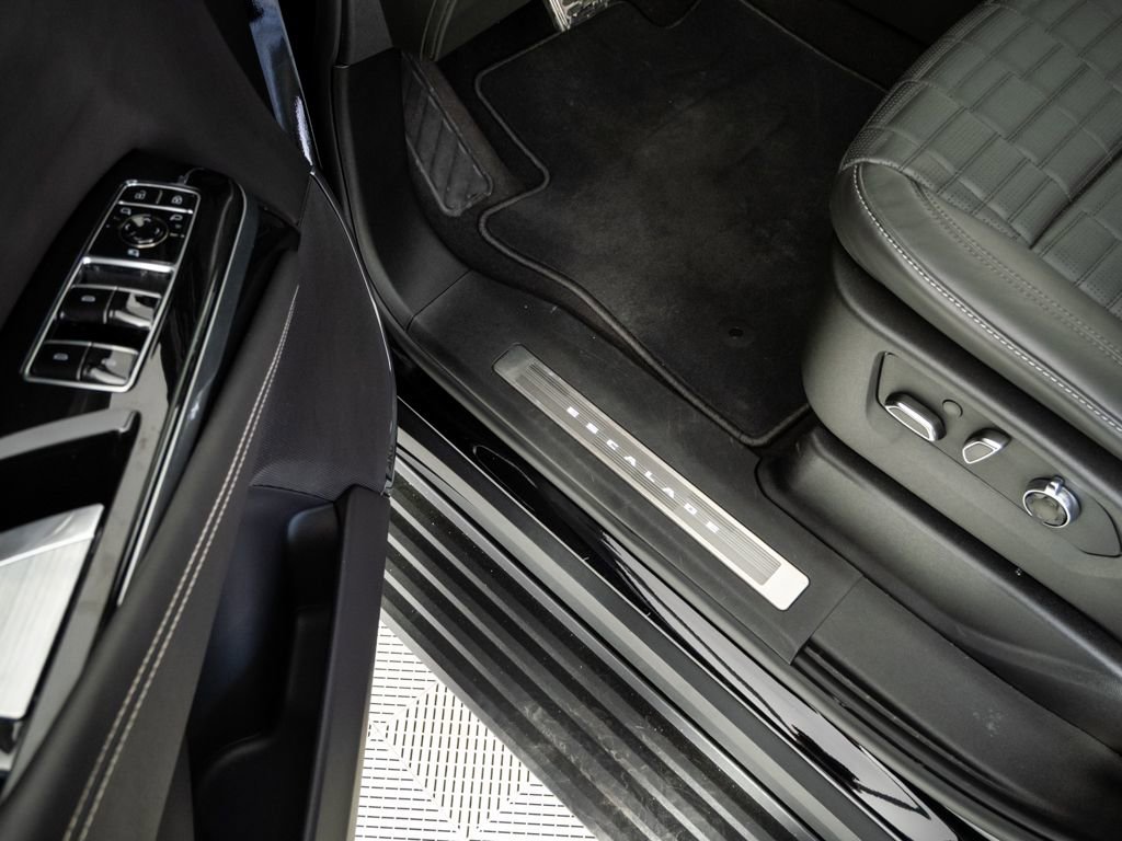 Used 2026 Cadillac Escalade V w/ LPO, ONYX Package image 8