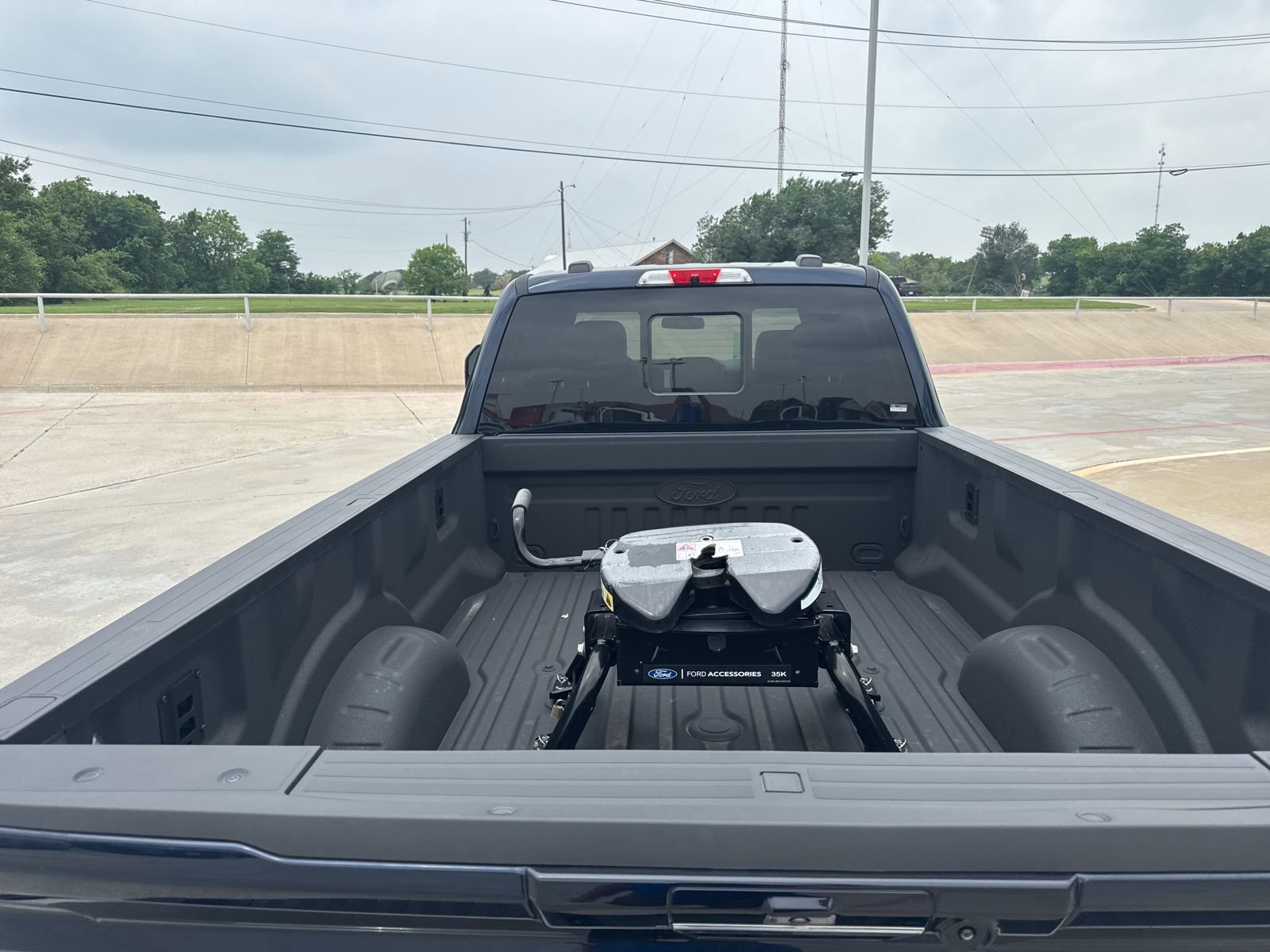 Used 2024 Ford F350 Platinum AWD/4WD image 7