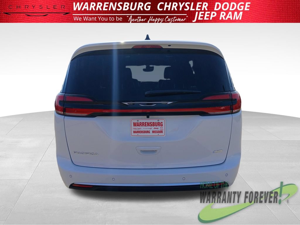 New 2027 Chrysler Pacifica Select AWD/4WD image 5