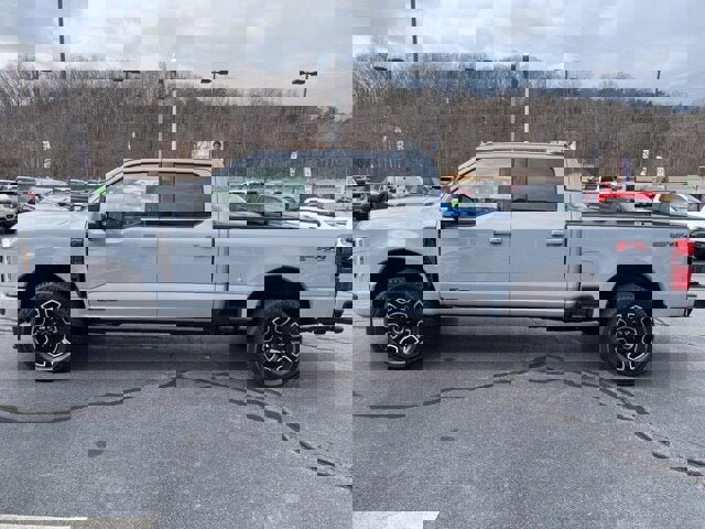 New 2026 Ford F350 Platinum w/ FX4 Off-Road Package image 2