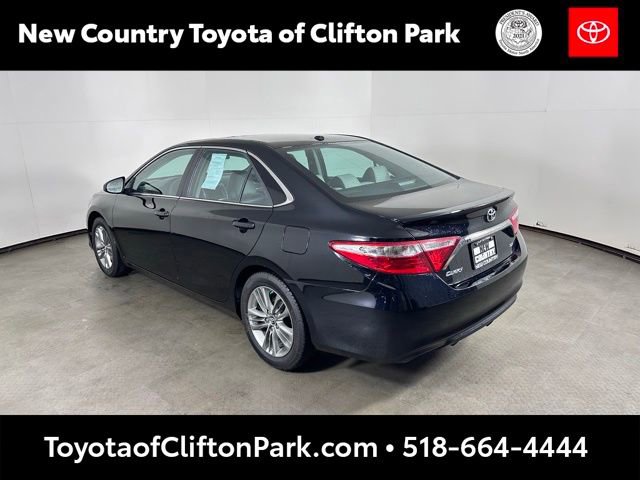 Used 2016 Toyota Camry SE w/ Moonroof Package FWD image 5