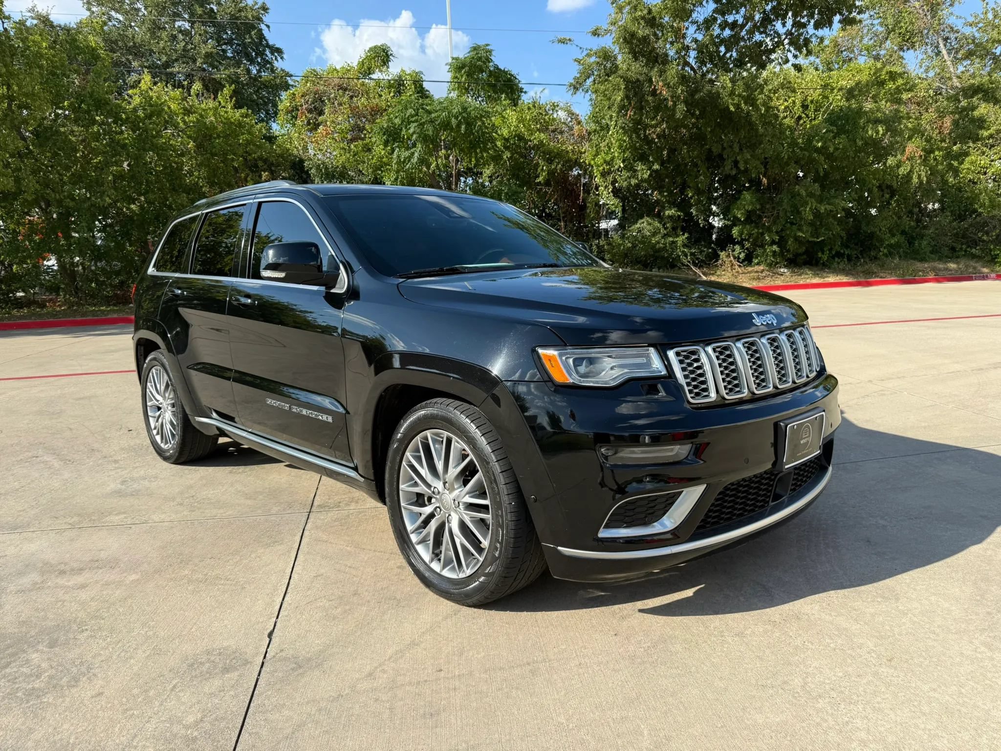 Used 2017 Jeep Grand Cherokee Summit w/ Platinum Series Group AWD/4WD image 9