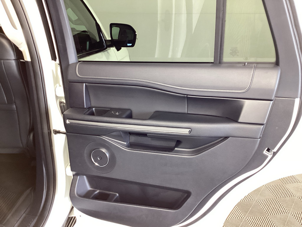 Used 2024 Ford Expedition XLT AWD/4WD image 11