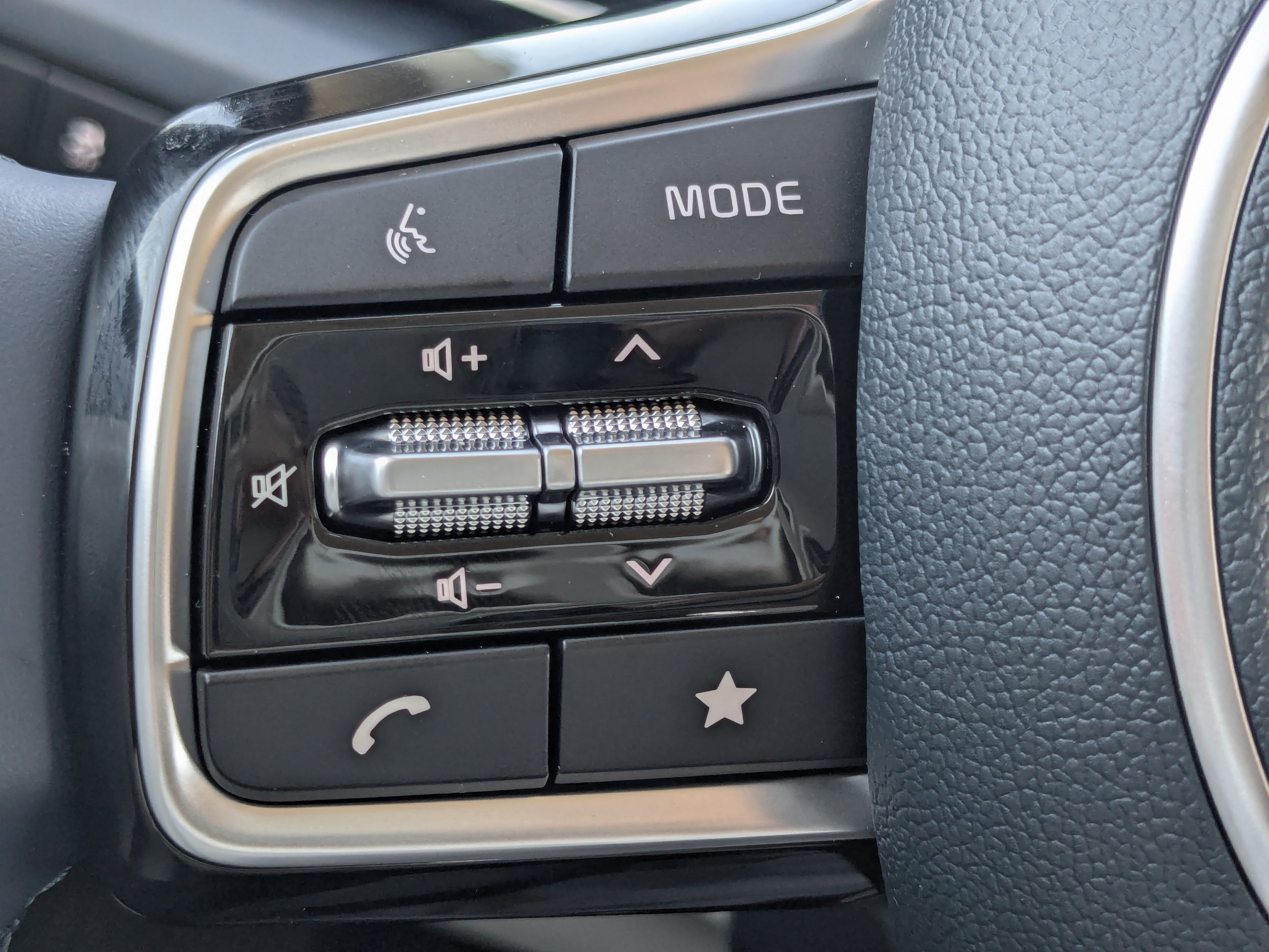 New 2026 Kia Carnival EX FWD image 38