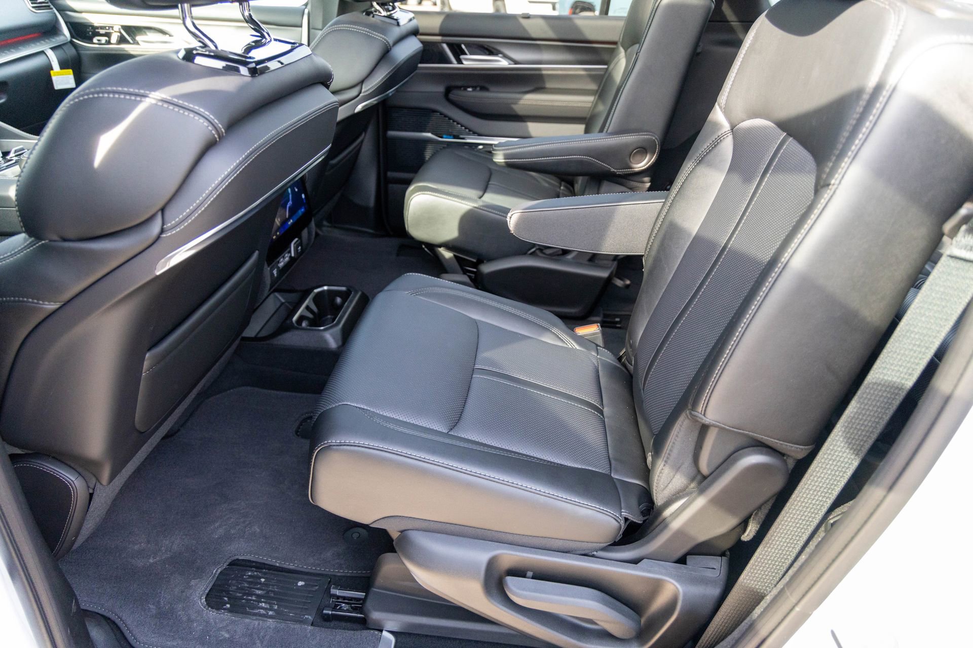 New 2026 Jeep Grand Wagoneer Summit image 17