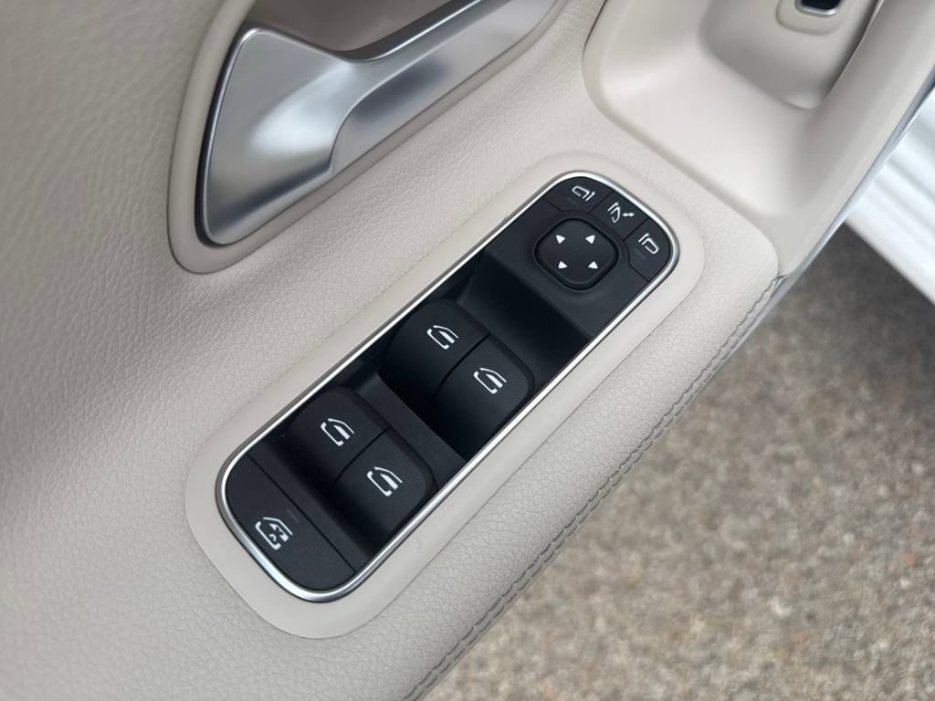 Used 2025 Mercedes-Benz CLA 250 4MATIC image 12