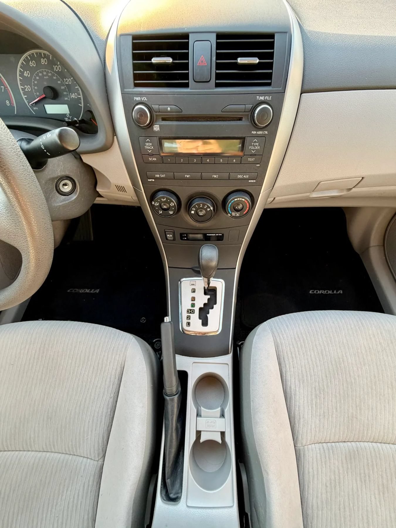 Used 2010 Toyota Corolla LE FWD image 13