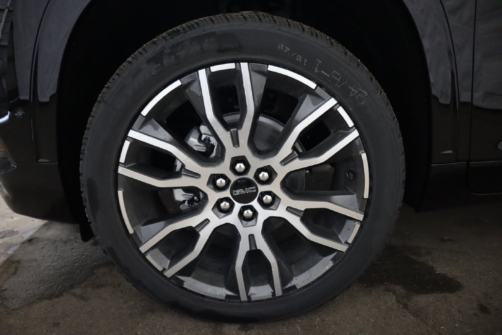 New 2027 GMC Acadia Denali Ultimate AWD/4WD image 17