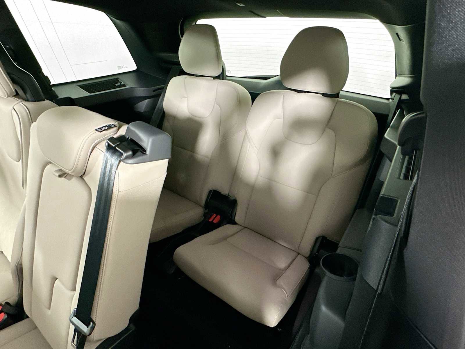 Used 2025 Volvo XC90 B6 Plus w/ Protection Package Premier image 26