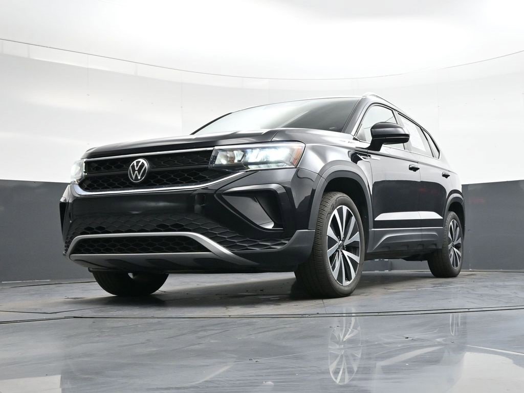 Used 2024 Volkswagen Taos SE image 43