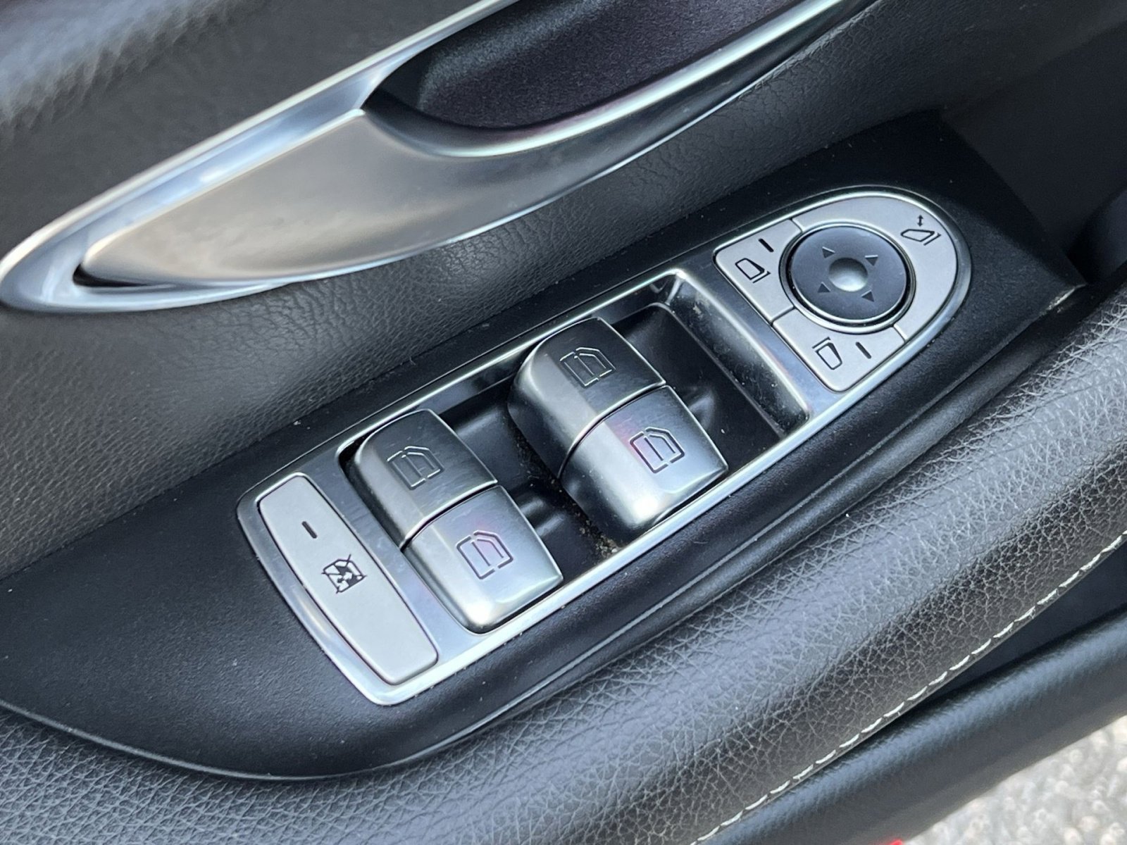 Certified 2021 Mercedes-Benz E 350 4MATIC Sedan w/ Premium Package image 13