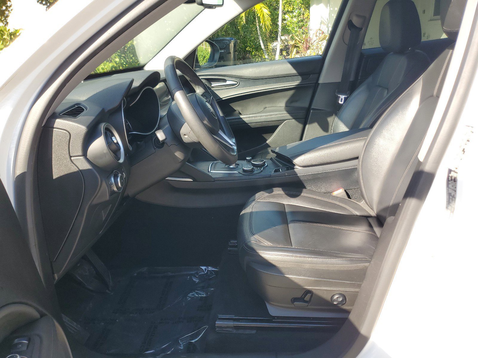 Used 2019 Alfa Romeo Stelvio AWD image 18