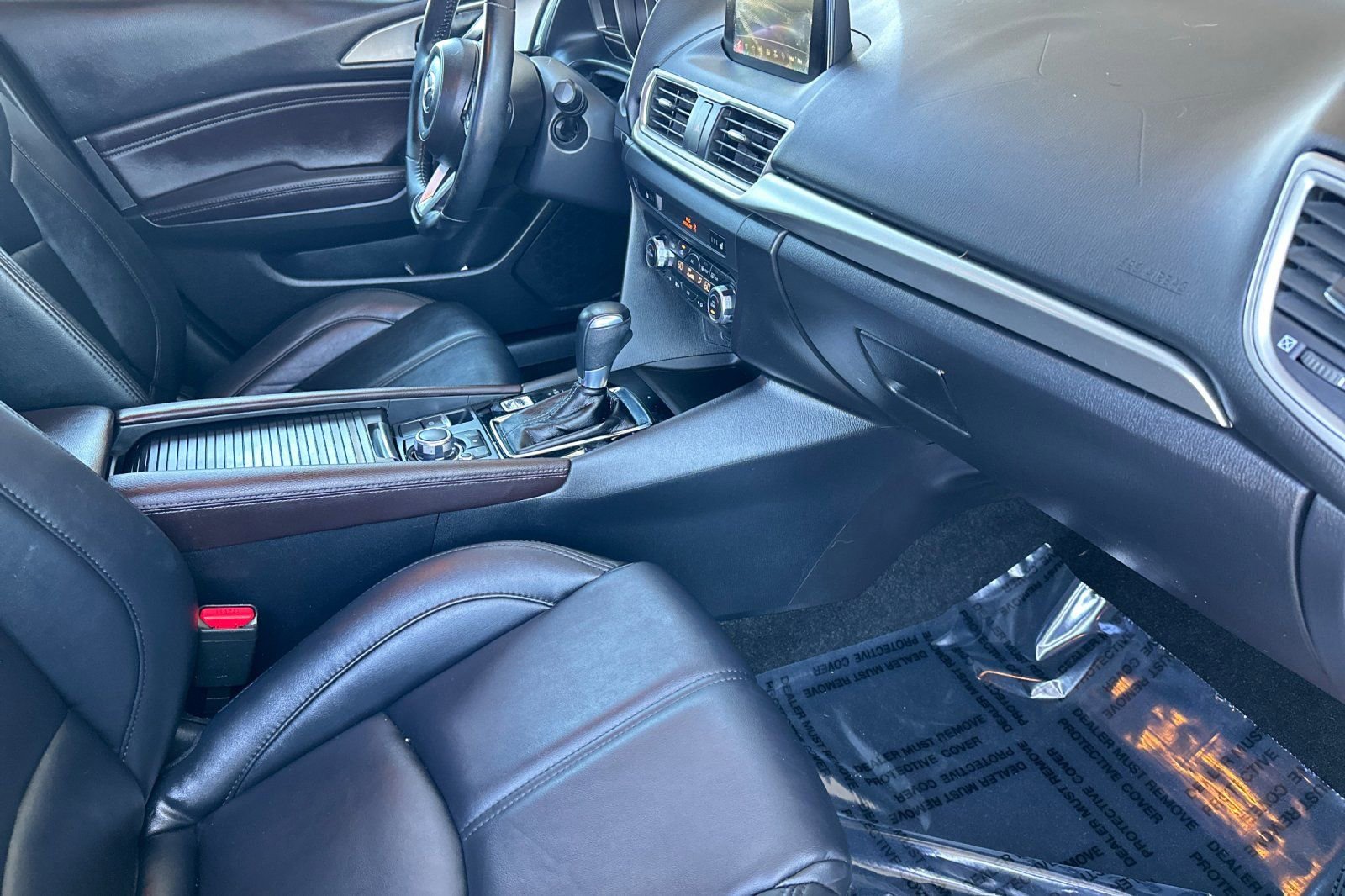 Used 2018 MAZDA MAZDA3 Touring image 17