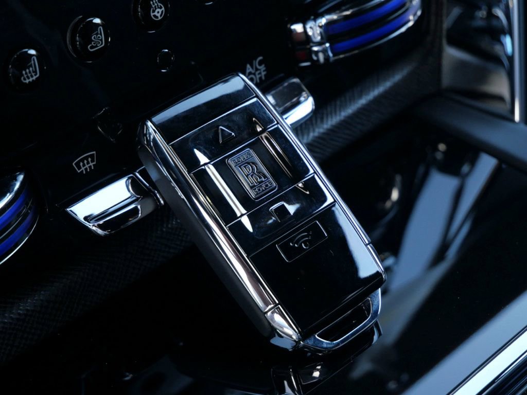 Certified 2023 Rolls-Royce Cullinan AWD/4WD image 34