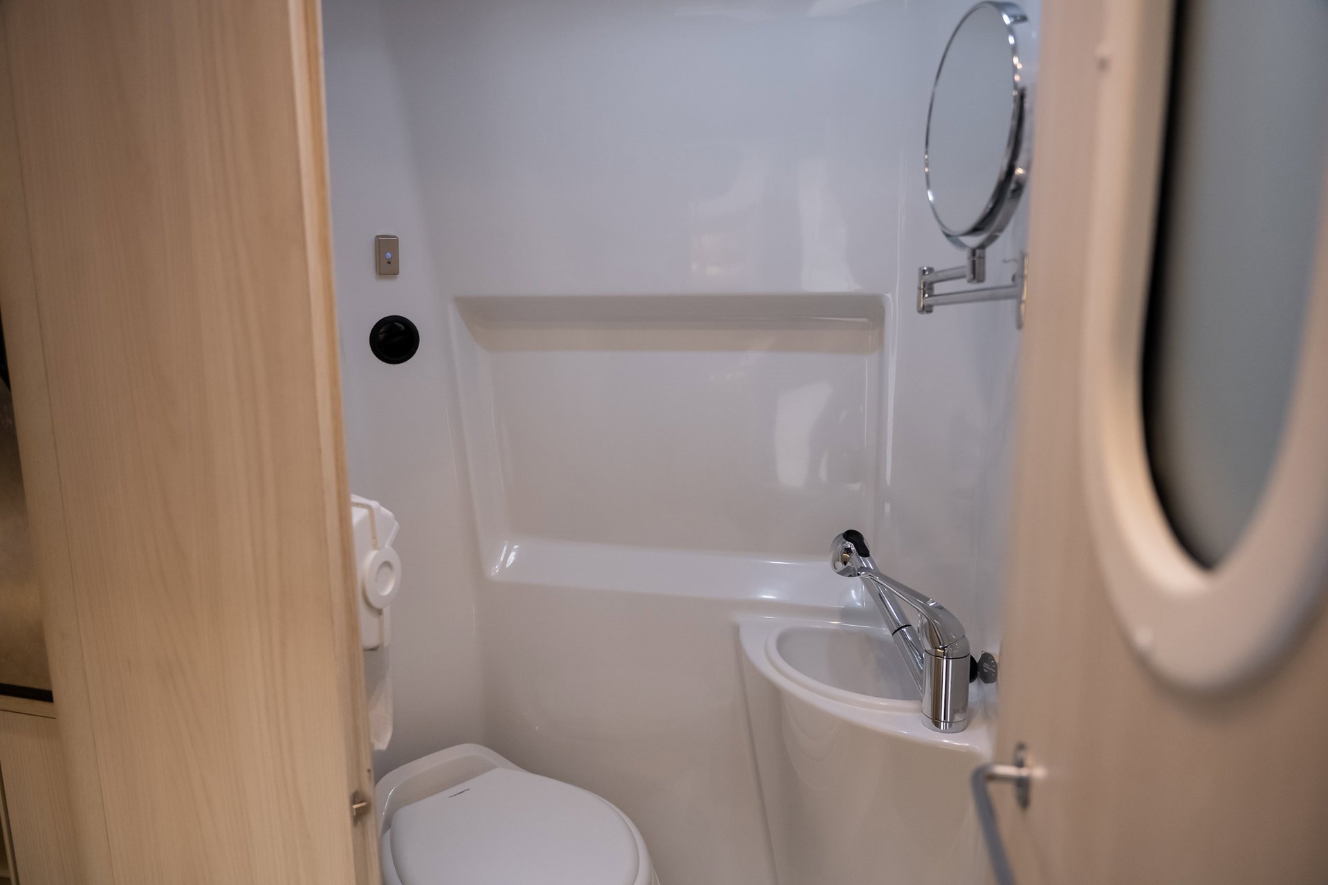 Used 2022 Mercedes-Benz Sprinter 144 Cargo image 66