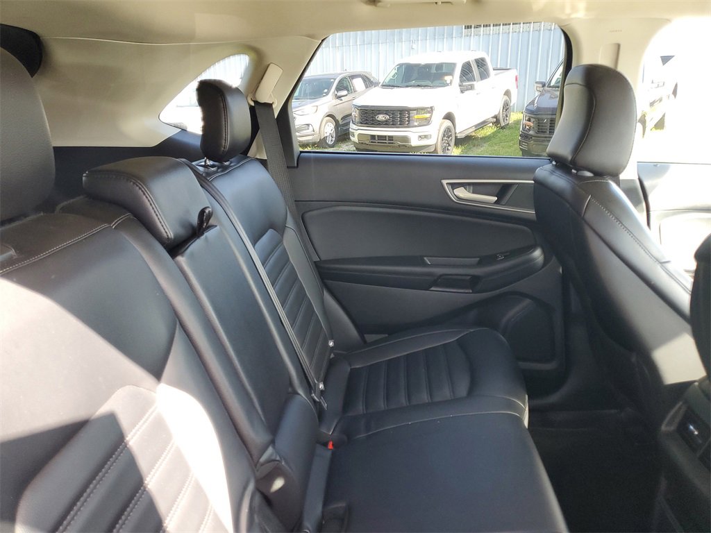 Used 2024 Ford Edge SEL image 32
