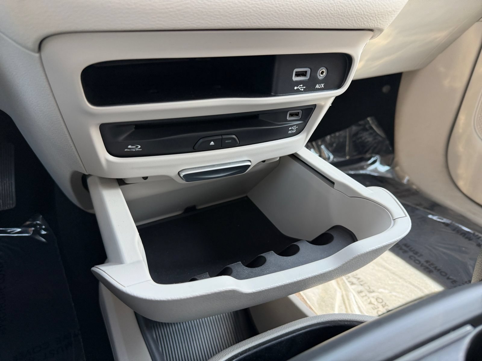 Used 2017 Chrysler Pacifica Touring-L Plus FWD image 30