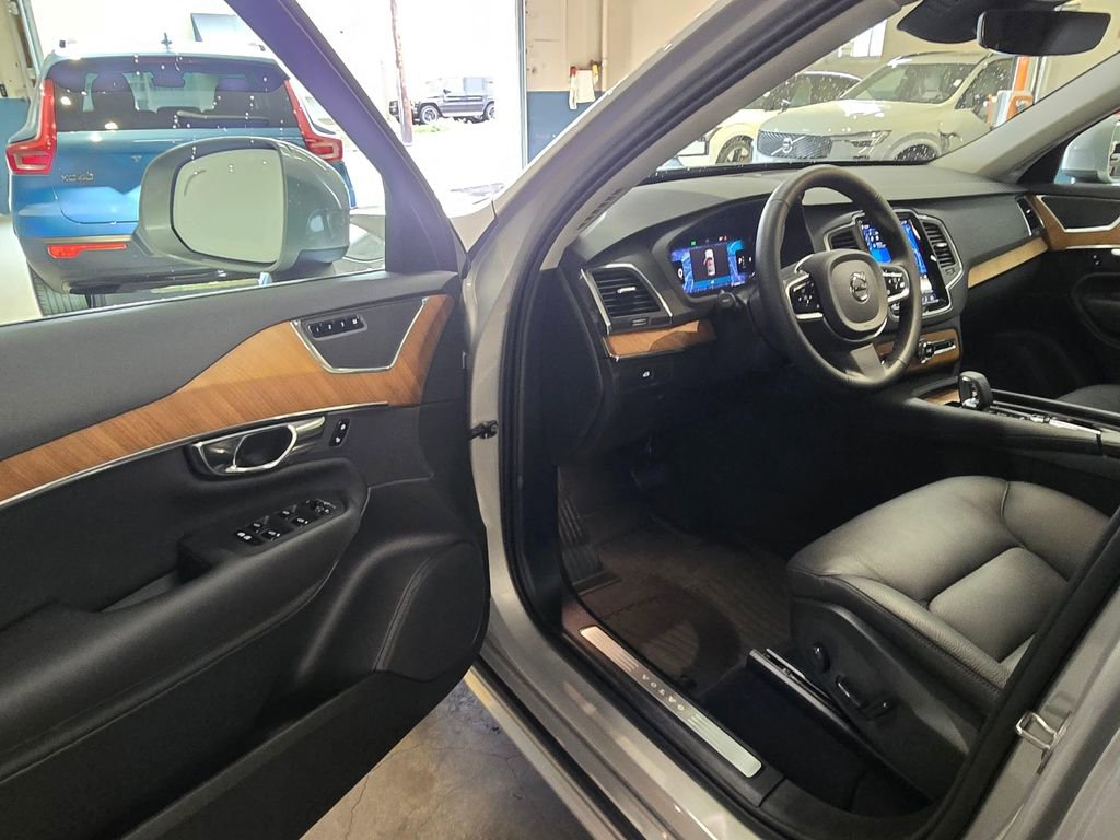 Certified 2025 Volvo XC90 B6 Core w/ Climate Package image 19