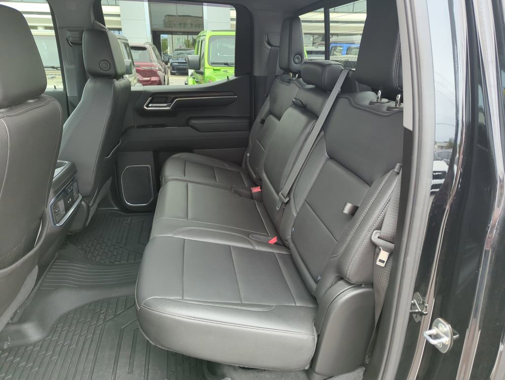 Used 2022 GMC Sierra 1500 SLT w/ SLT Premium Plus Package AWD/4WD image 29