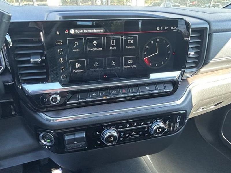 Used 2025 GMC Sierra 1500 SLT AWD/4WD image 17