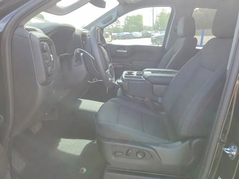 Used 2026 Chevrolet Silverado 1500 Custom Trail Boss w/ Midnight Edition AWD/4WD image 7