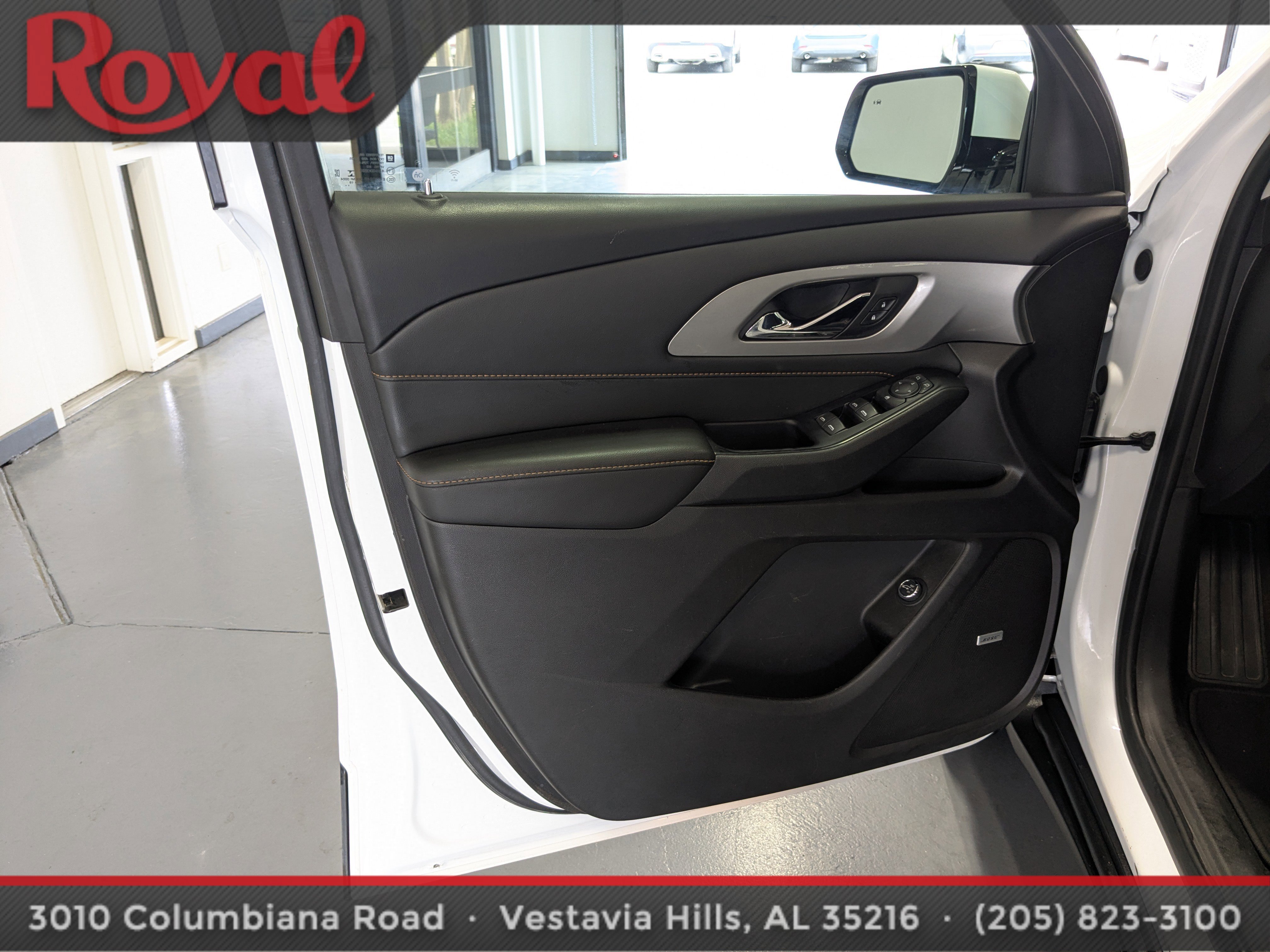 Used 2020 Chevrolet Traverse LT w/ LT Premium Package image 18