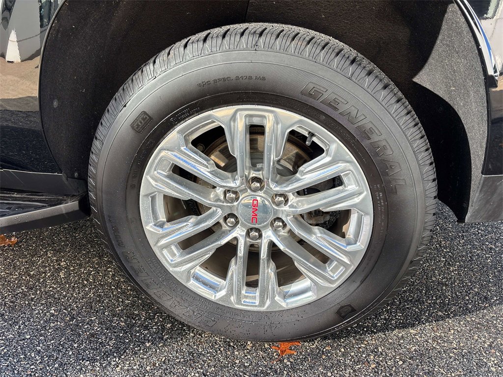 Used 2021 GMC Yukon XL SLT w/ SLT Premium Package image 7