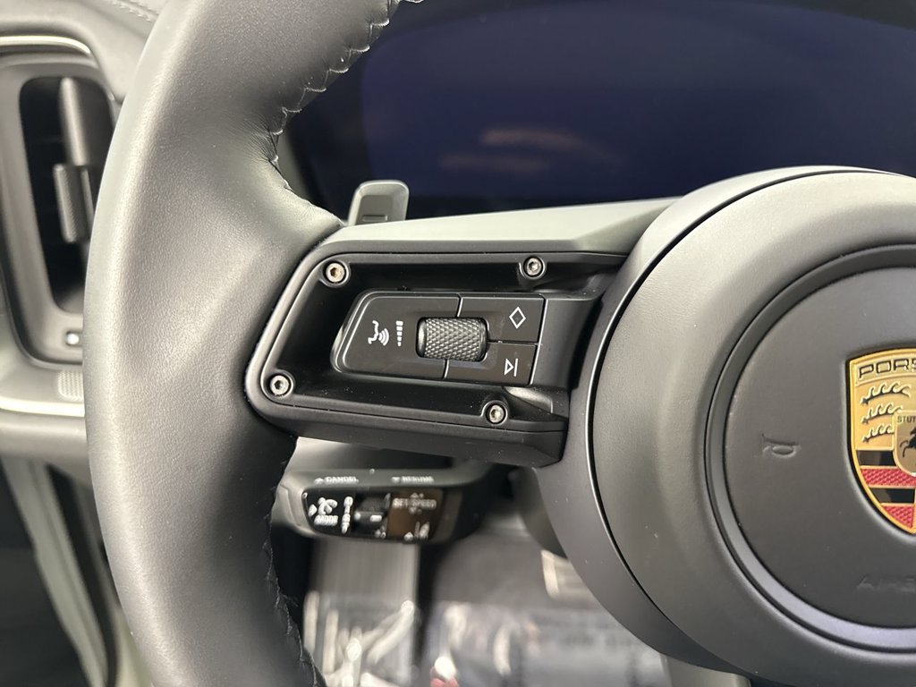 Certified 2025 Porsche Cayenne S AWD/4WD image 38