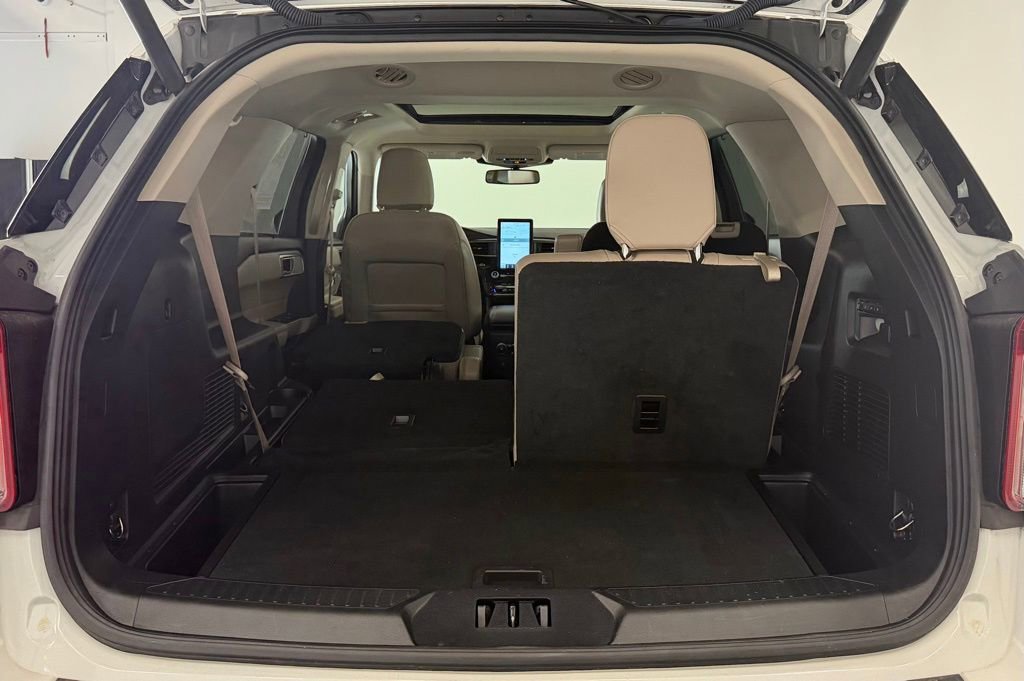 Used 2022 Ford Explorer Limited w/ Limited Technology Package image 29