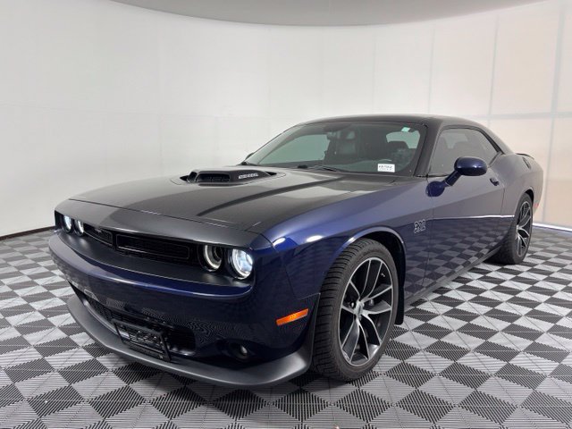 Used 2017 Dodge Challenger Scat Pack RWD image 2