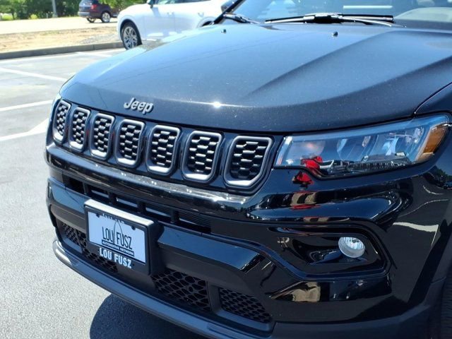 Used 2026 Jeep Compass Limited AWD/4WD image 30