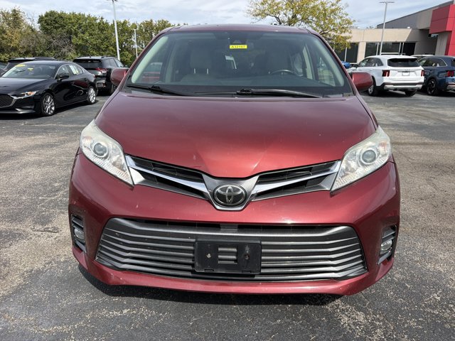 Used 2018 Toyota Sienna XLE Premium FWD image 3