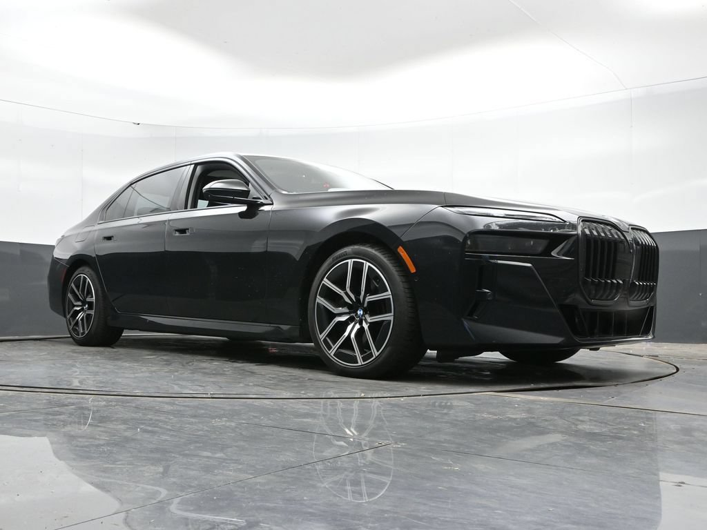 Used 2024 BMW 760i xDrive w/ Executive Package AWD/4WD image 41