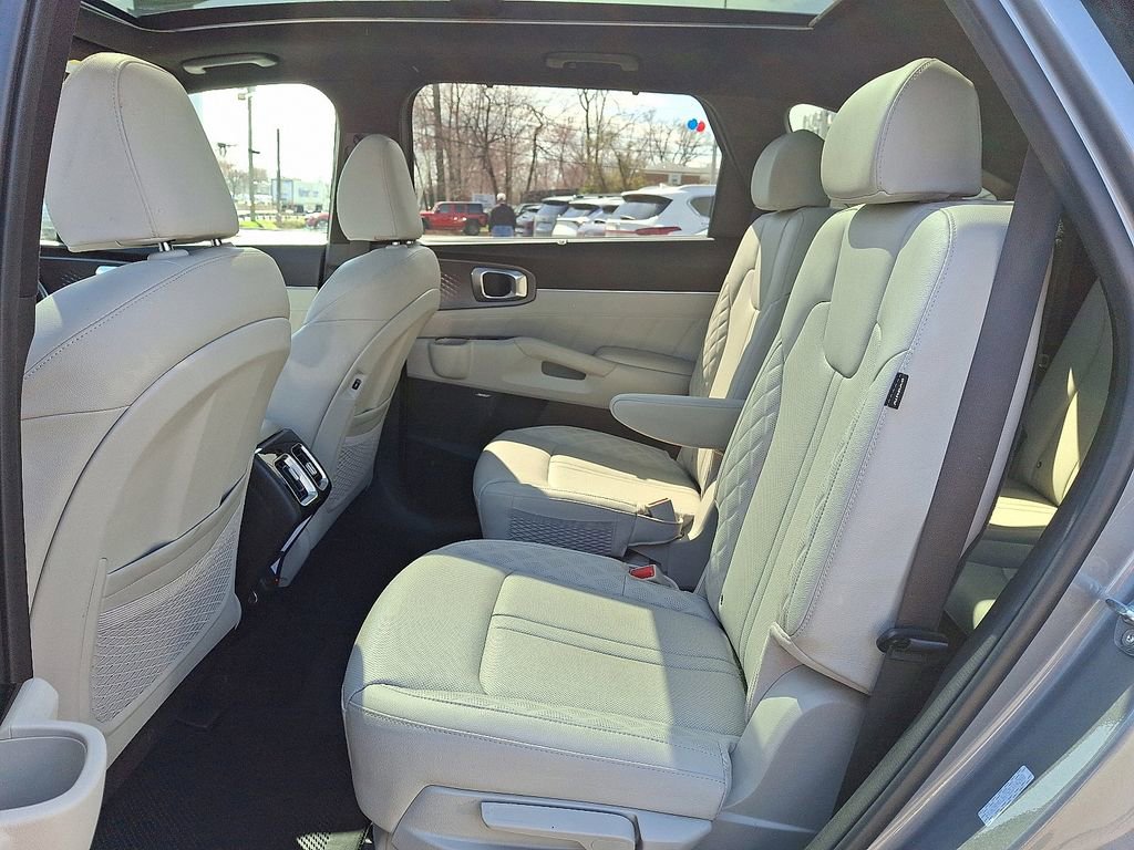 Used 2025 Kia Sorento SX Prestige AWD/4WD image 11