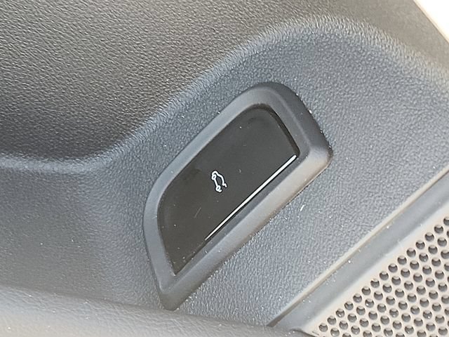 Certified 2024 Cadillac Lyriq Sport AWD/4WD image 27