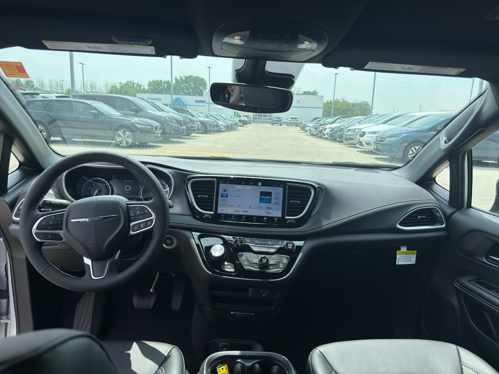 New 2026 Chrysler Pacifica Select FWD image 28
