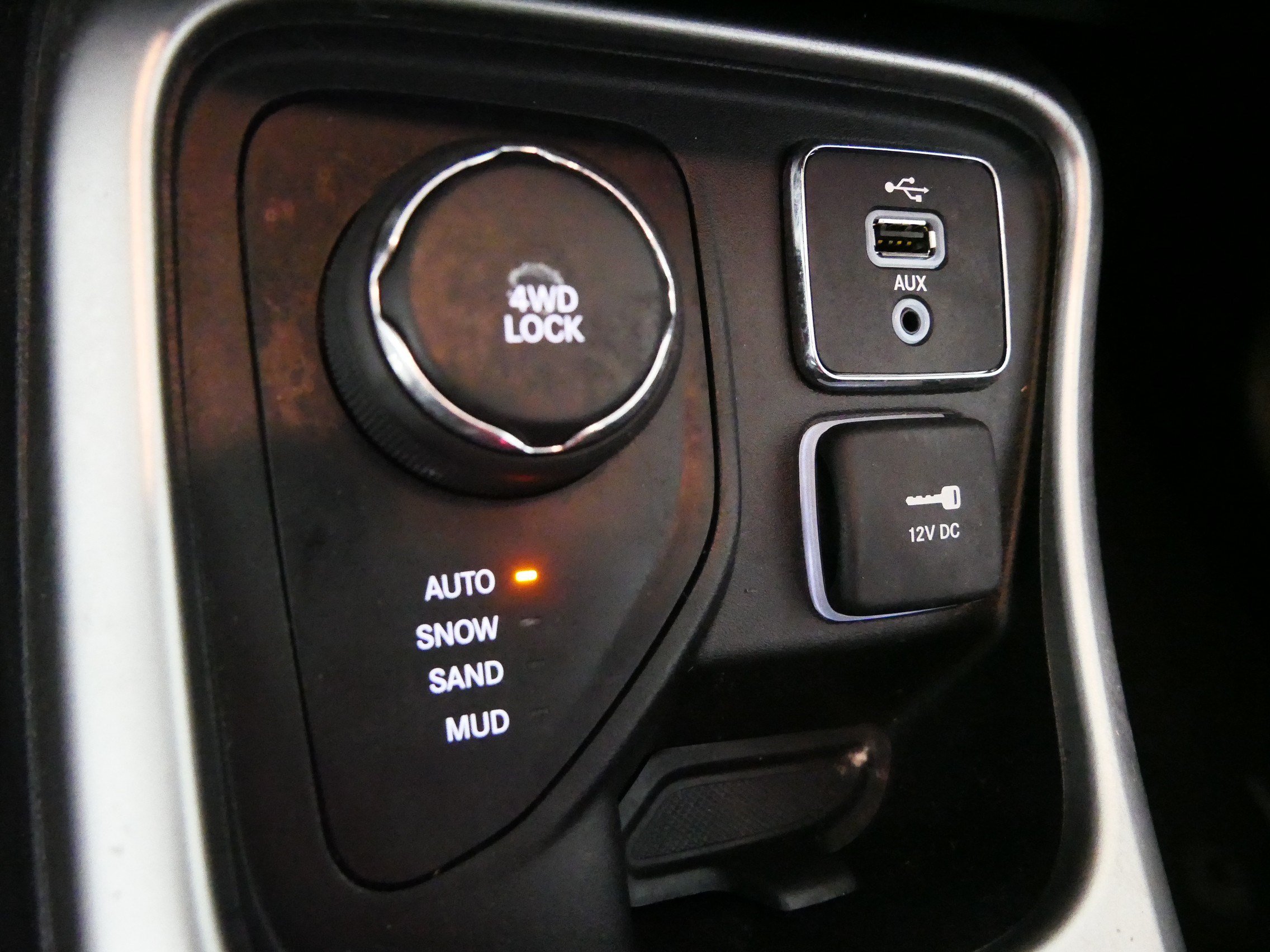 Used 2018 Jeep Compass Latitude w/ Popular Equipment Group AWD/4WD image 30