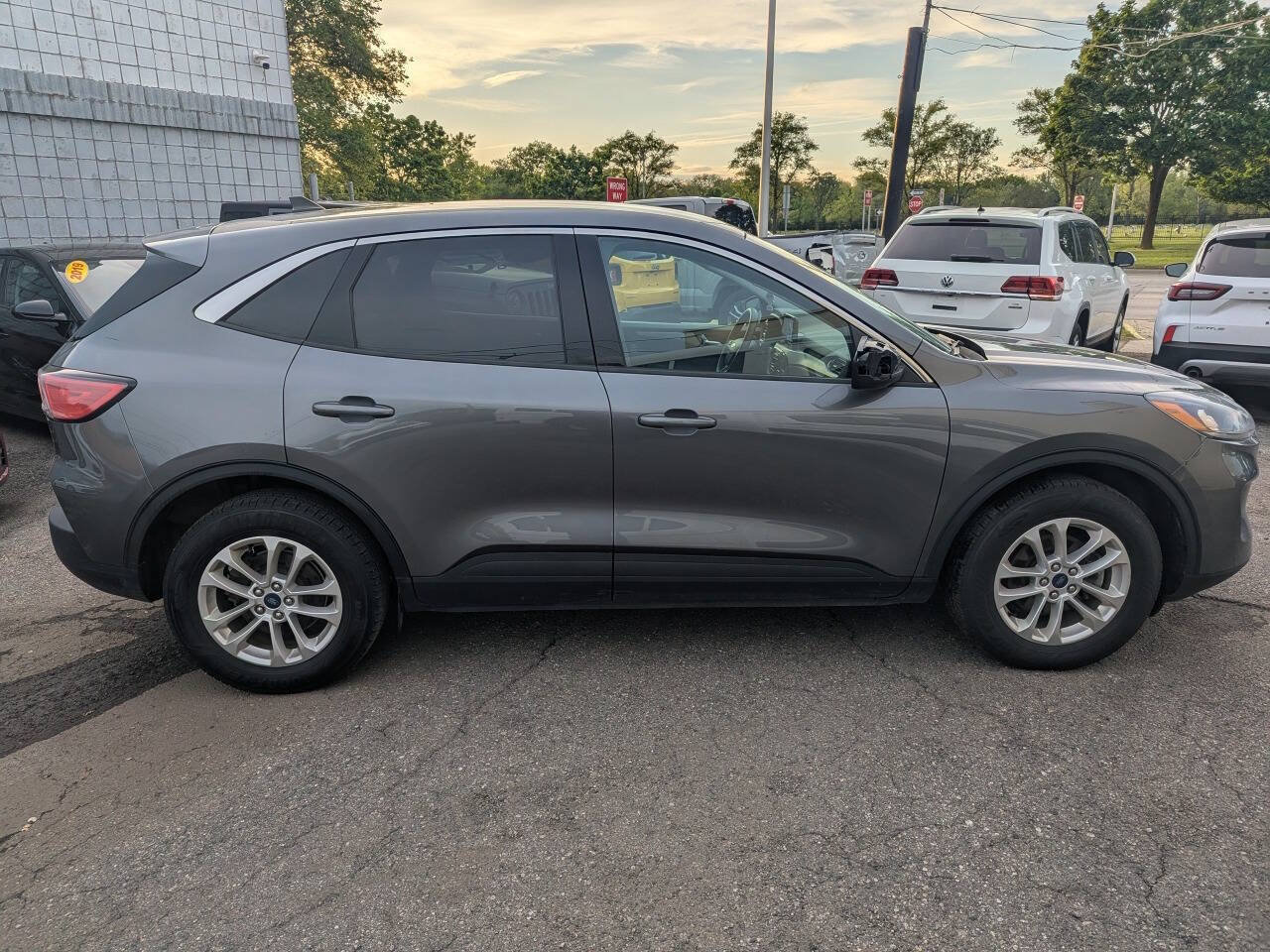 Used 2021 Ford Escape SE AWD/4WD image 8